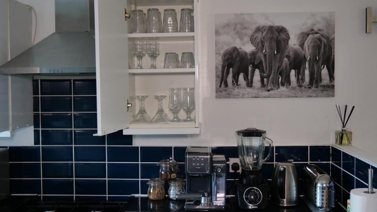 Milton Keynes Luxury Short Stay House With Wifi And Free Parking Wolverton  Екстер'єр фото