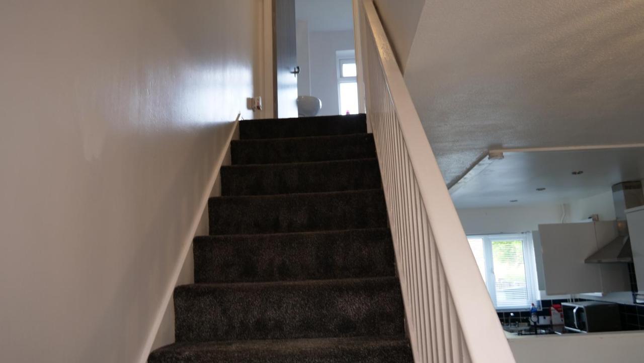 Milton Keynes Luxury Short Stay House With Wifi And Free Parking Wolverton  Екстер'єр фото
